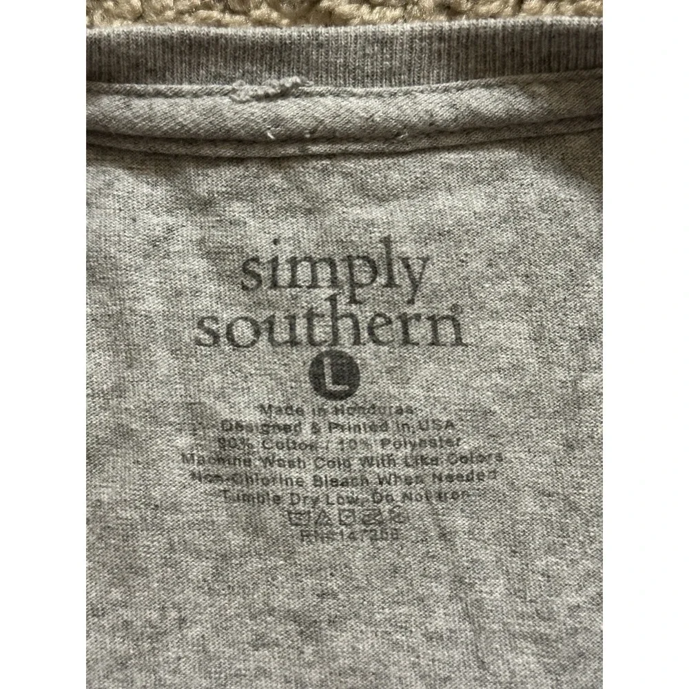 Women's Simply Southern Short Sleeve Graphic Shirt - Large